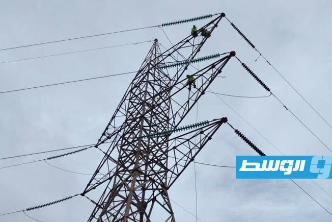فرق الجهد الفائق تتمكن من إصلاح عطل طارئ على خط نقل الطاقة مراوة - المفرق. الجمعة 5 ديسمبر 2025. (وزارة الكهرباء والطاقات المتجددة)