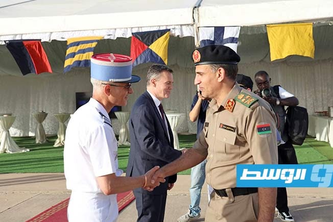 النمروش خلال تفقده سفينة إزالة ألغام فرنسية، 10 يونيو 2026. (رئاسة الأركان)