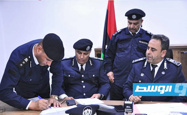 مراسم التسليم والاستلام للمدير الجديد لمنفذ رأس اجدير البري، الأحد 19 نوفمبر 2023. (وزارة الداخلية)