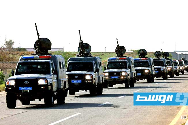 من حملة أمنية تفتيشية داخل سوق الكريمية للجنة ضبط الأسعار المشكلة من حكومة الدبيبة، الأربعاء 7 يناير 2025 (إدارة إنفاذ القانون)