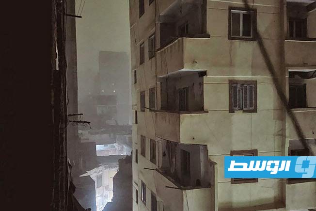 انخفاض مستوى الرؤية نتيجة عاصفة ترابية في إحدى مناطق الإسكندرية، 2 أبريل 2026. (جريدة المصري اليوم)