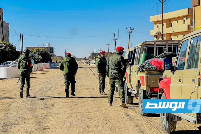 عناصر تابعة لقوات القيادة العامة خلال «عملية تأمين» في القطرون (جنوب ليبيا)، 13 فبراير 2025. (شعبة الإعلام الحربي)