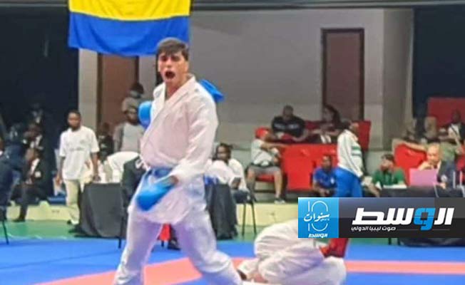 بطل الكاراتيه الليبي محمد أبودبوس خلال مشاركته في دورة الألعاب الأفريقية (فيسبوك)