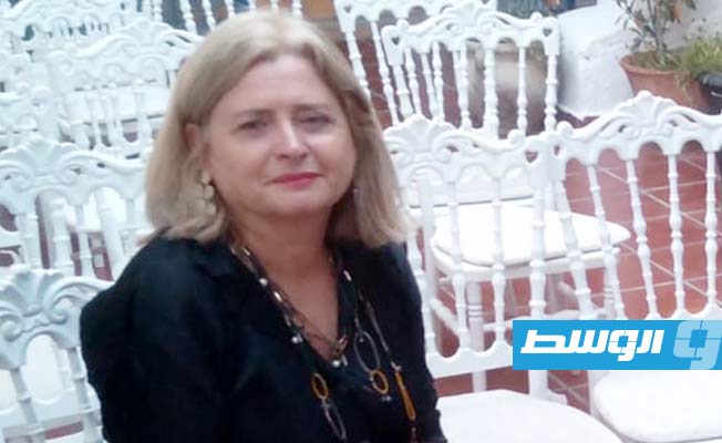 التشكيلية الإسبانية إيما مونتوي (بوابة الوسط)