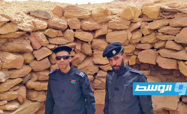 عناصر جهاز الشرطة السياحية وحماية الآثار في موقع أثري في غدامس، 7 أبريل 2023. (الصفحة الرسمية للجهاز)