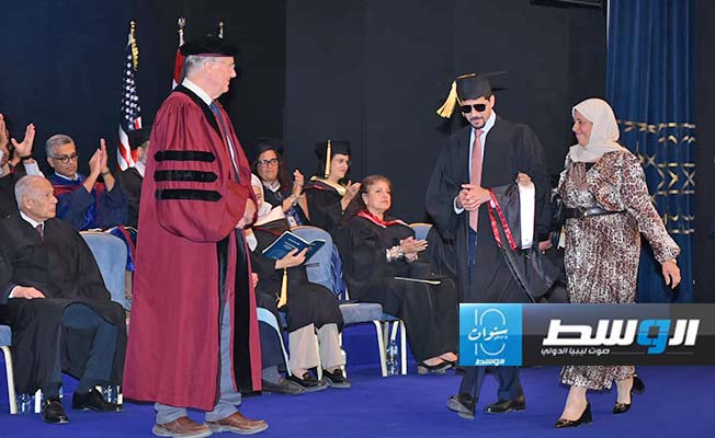 الكاتب الليبي عبدالكافي المغربي على الماجستير في الأدب الإنجليزي، من الجامعة الأميركية بالقاهرة بتقدير امتياز مع مرتبة الشرف.
