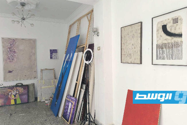 صورة من مرسم الفنان عمر بركة (خاص الوسط)