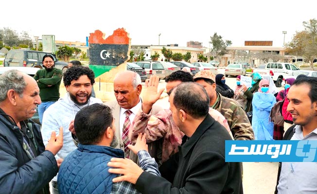الوقفة الاحتجاجية للعاملين بمركز طبرق الطبي، الثلاثاء 8 مارس 2022. (الإنترنت)