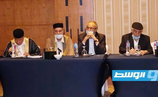 جانب من الحاضرين للاجتماع.