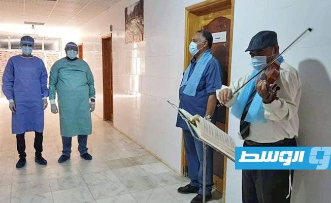 وقفة تضامنية مع الأطقم الطبية بمستشفى سمنو القروي