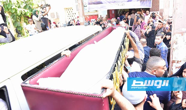 نجوم الفن في جنازة فاروق الفيشاوي (تصوير: مصطفى مرتضى)