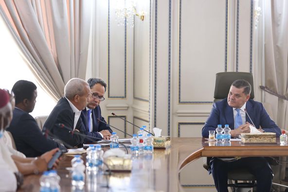 من لقاء الدبيبة مع أعيان تاورغاء وأعضاء من المجلس الأعلى للمصالحة، 7 يوليو 2021. (حكومة الوحدة الوطنية)
