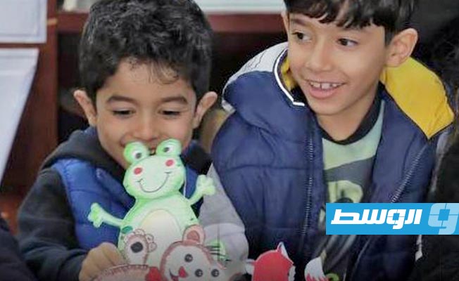 تدريب الأطفال على مهارات المسرح بواسطة التمثيل الورقي من تنظيم المركز الوطني لتنمية فنون الطفل. (بالهيئة العامة للسينما والمسرح والفنون)