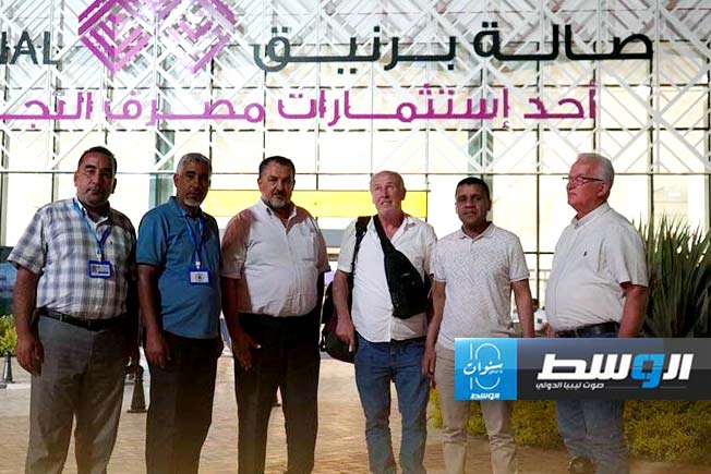 استقبال الخبير الأجنبي بمطار بنينا في بنغازي. (وزارة الكهرباء والطاقات المتجددة بالحكومة المكلفة من مجلس النواب)