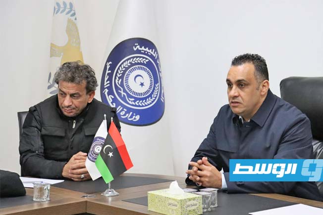 اجتماع بمقر وزارة الحكم المحلي بالحكومة المكلفة من مجلس النواب لمناقشة ظاهرة الكلاب الضالة، 3 يناير 2025. (رئاسة الحرس البلدي)