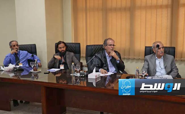 من اجتماع النائب الثاني لرئيس مجلس النواب مصباح دومة مع خبراء وأكاديميين اقتصاديين لمناقشة تبعات قرار فرض ضريبة على النقد الأجنبي، 20 أبريل 2024 (مجلس النواب)