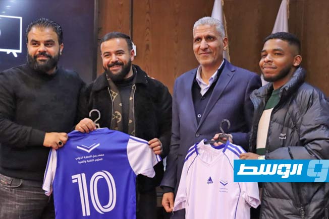 جانب من قرعة بطولة الجامعات الليبية لكرة القدم داخل الصالات. (عدسة - ربيع شلابي)