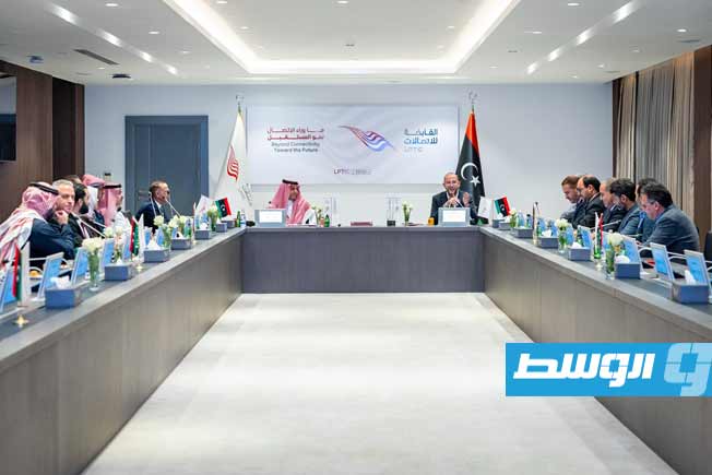 لقاء مسؤولي الشرقكة القابضة للاتصالات في طرابلس مع وفد شركة خدمات ربط التقنية السعودية، الخميس 11 ديسمبر 2025. (القابضة للاتصالات)