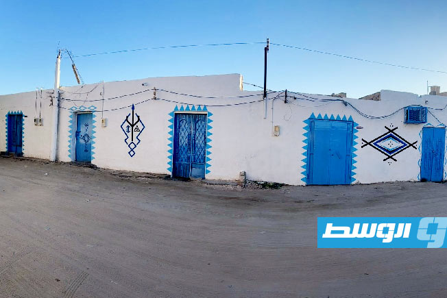 أحد المباني التي انتهى من تزيينها الفنان يونس المعروق. (فيسبوك)