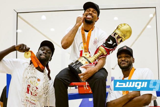 احتفال لاعبي الاتحاد بالفوز بالدوري الليبي لكرة السلة (صفحة نادي الاتحاد على فيسبوك)