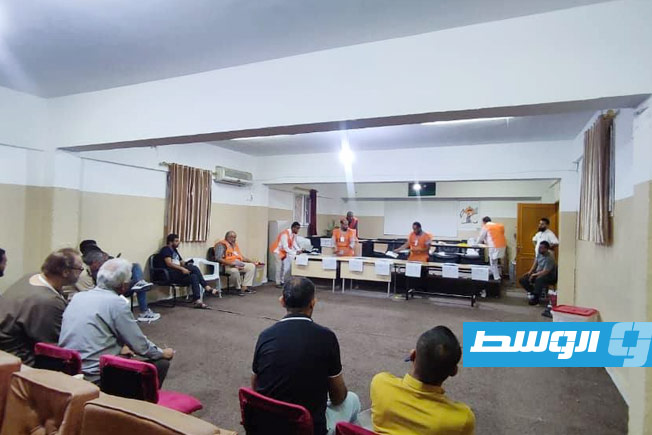 فرز وعد الأصوات داخل مراكز الاقتراع في البلديات التابعة لمكتب الإدارة الانتخابية بالزاوية، 23 أغسطس 2025 (مفوضية الانتخابات)