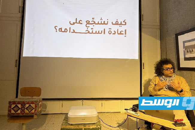 علاء بودربوس اثناء مناقشة تفاصيل قراءة صندوق العروس (فيسبوك)