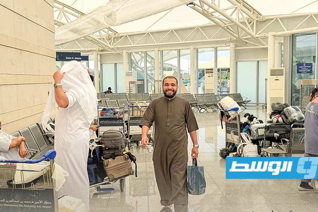 حاج ليبي يستعد للعودة من المدينة المنورة، الأحد 14 يونيو 2026. (الهيئة العامة لشؤون الحج والعمرة)