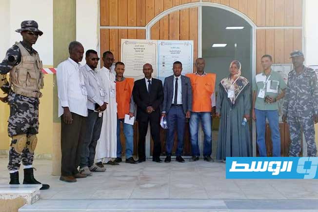 عضو مجلس مفوضية الانتخابات أبوبكر مردة يتفقد مراكز الاقتراع البلدي في الجنوب، 18 أكتوبر 2025. (مفوضية الانتخابات)