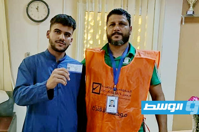 توزيع بطاقة ناخب على ناخبي المجموعة الثانية من انتخابات البلديات، 22 يوليو 2025 (مفوضية الانتخابات)