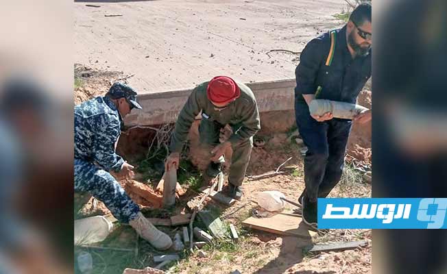 انتشال 4 قذائف مدفعية من مزرعة مواطن بمنطقة السائح. (هيئة السلامة الوطنية)