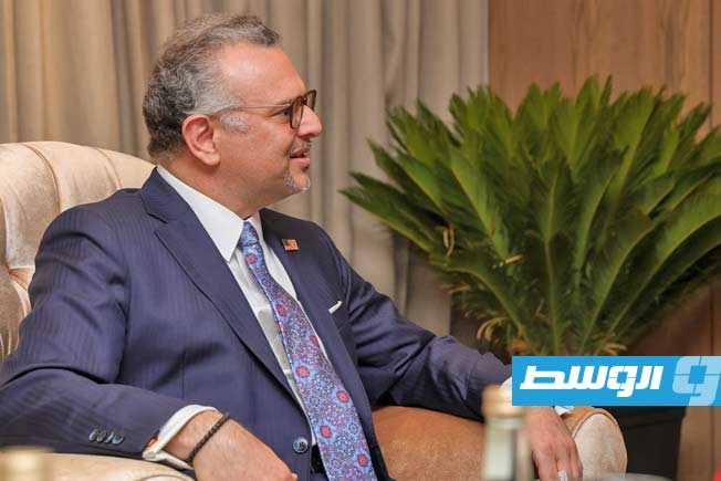 لقاء حفتر ومستشار الرئيس الأميركي في بنغازي، الخميس 24 يوليو 2025. (القيادة العامة)