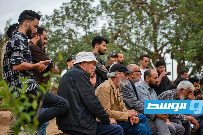 معرض لوحات تشكيلة وصور فوتوغرافية في الجبل الأخضر. (محمد امنينه)
