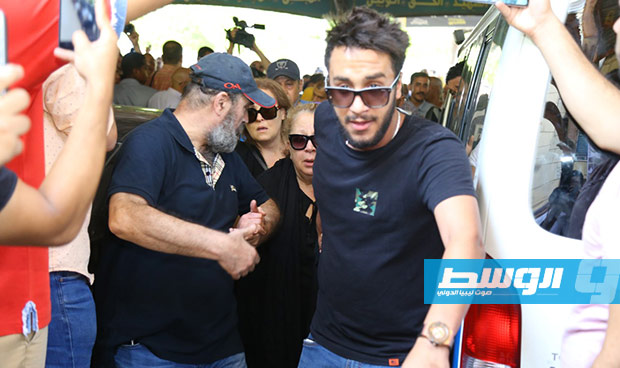 نجوم الفن في جنازة فاروق الفيشاوي (تصوير: مصطفى مرتضى)