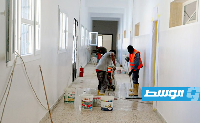 أعمال الصيانة مدرسة حي النخيل بمدينة تاورغاء. (المكتب الإعلامي للحكومة المكلفة من مجل النواب)