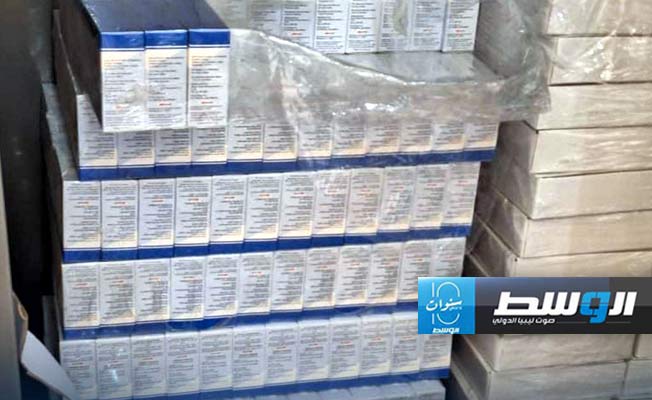 الأمصال المضادة للسموم التي جرى تسليمها لمستشفى عطية الكاسح في الكفرة. (الحكومة المكلفة من مجلس النواب)