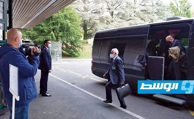 أحد الحاضرين في الاجتماع