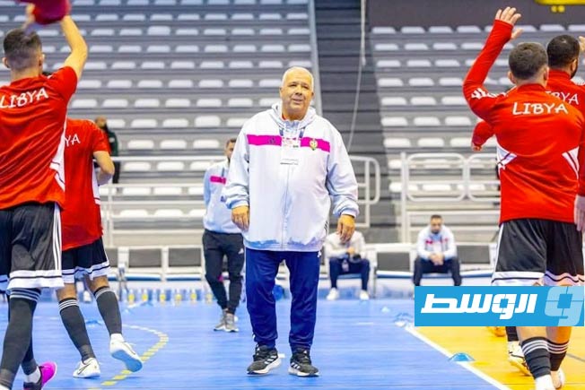 تدريبات المنتخب الوطني الليبي لكرة القدم داخل الصالات. (فيسبوك)