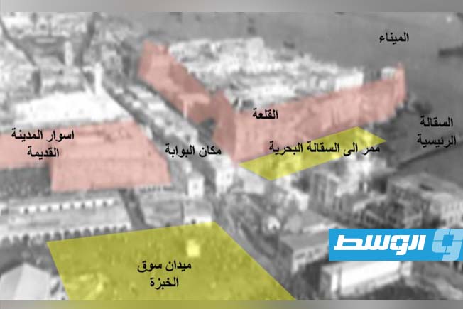 صورة للمنطقة بعد هدم البوابة واستحداث ساحة سوق الخبزة والساحة المحاذية لقلعة طرابلس. (عايدة الجروشي)