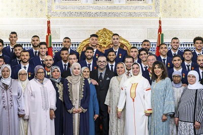 العاهل المغربي محمد السادس يستقبل بعثة المنتخب المشارك في كأس العالم وأمهات اللاعبين، الثلاثاء 20 ديسمبر 2022 (الإنترنت)