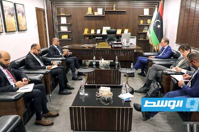 السفير الهولندي أريان يولينريف يلتقي رئيس الهيئة العامة للبحث والتعرف على المفقودين كمال السيوي، الثلاثاء 2 ديسمبر 2025 (صفحة الهيئة على فيسبوك)