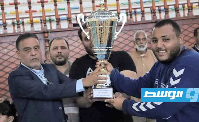 نادى النصر يفوز على الجزيرة بنتيجة (33/ 21) ويتوج بكأس بطولة «أواسط اليد». (الإنترنت)