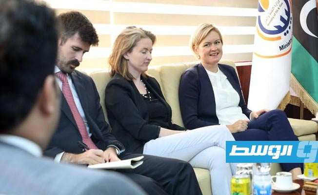 لقاء عون مع السفيرة البريطانية لدى ليبيا كارولين هورندال، الإثنين، 13 سبتمبر 2021. (وزارة النفط والغاز)