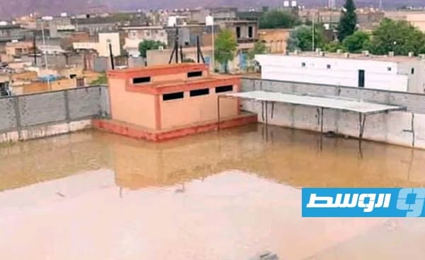 تجمع مياه السيول بباحة مستشفى الغريفة القروي، الأربعاء 18 ديسمبر 2024. (صفحة المستشفى على فيسبوك)