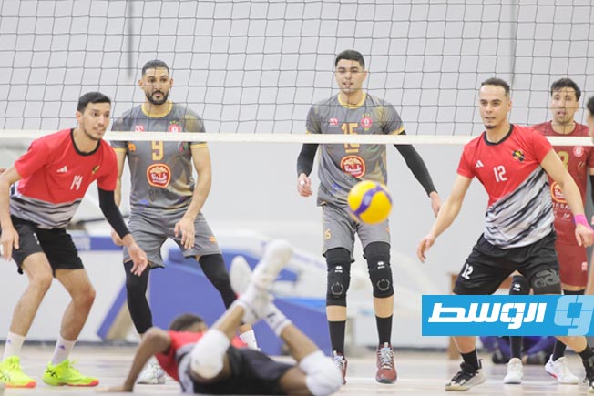 مباراة السويحلي والأفريقي زليتن بالجولة الثانية من نهائيات ليبيا للكرة الطائرة الجمعة 6 فبراير 2026 (تصوير – محمود دردور – الوسط)