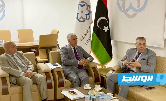 لقاء الرعيض والسفير الجزائري لدى ليبيا. (الاتحاد العام لغرف التجارة والصناعة)