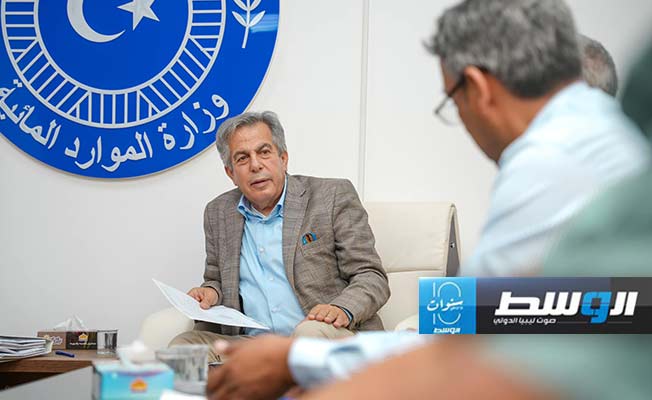 وفد الشركة التركية يعرض على دومة تصميم محطة الصرف الصحي المتطورة في سبها. (وزارة الموارد المائية بالحكومة المكلفة من مجلس النواب)