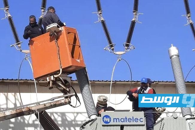 استمرار التركيبات الميكانيكية الخاصة بمحول محطة كهرباء مراوة، 30 يناير 2026. (وزارة الكهرباء)