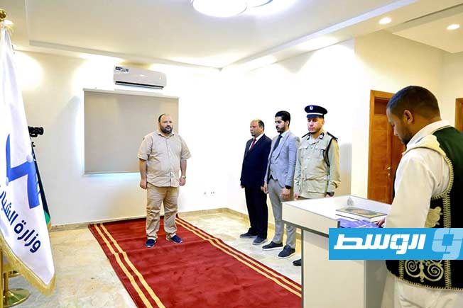 جانب من أداء اليمين القانونية لأحد الفائزين في انتخابات المجالس المحلية للشباب، الإثنين 21 يوليو 2025 (وزارة الشباب بحكومة الوحدة الوطنية الموقتة)