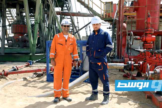 موظفون في حقل الخير التابع لشركة سرت، 27 مارس 2026. (مؤسسة النفط)