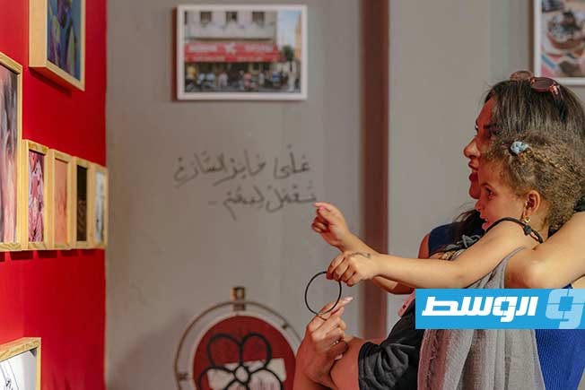 أميرة النعال تستكشف الذاكرة والعمى في معرض بتونس (فيسبوك)